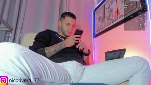 Nicolas online show from March 12, 9:33 pm