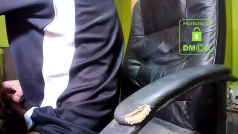 Snapshot of nicolasguy chatting on October 20, 9:24 am L. Nicolas online show from October 20, 9:24 am
