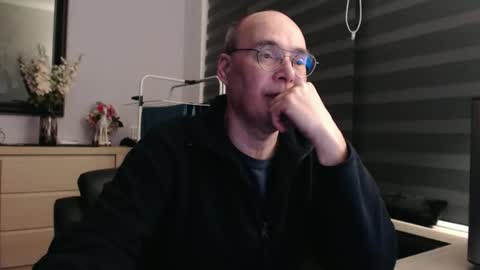 nightkeeper63 online show from January 6, 12:36 am