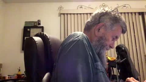 nightmoves1970 online show from October 27, 4:04 am