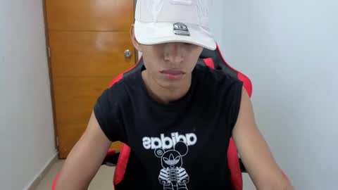 niklaus_wolf online show from February 10, 3:33 am