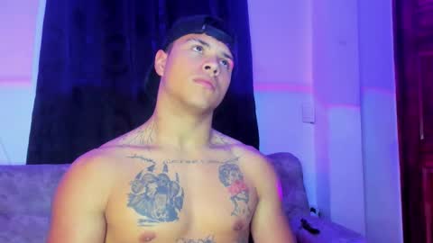 noah_223 online show from November 22, 2:00 am