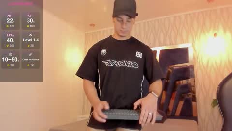 Noah online show from February 25, 5:58 pm