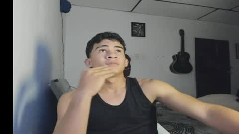noah_jones41 online show from July 30, 3:06 am
