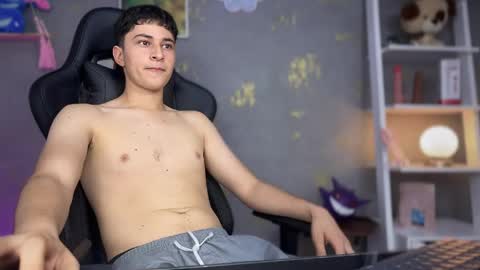 noah  online show from April 7, 12:54 am