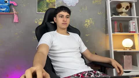 noah  online show from April 11, 10:30 am