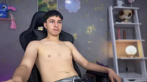 noah  online show from April 4, 12:35 pm