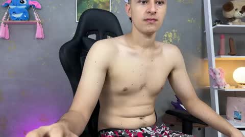 noah  online show from April 16, 10:26 am