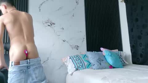 noah tyler  online show from February 28, 7:57 pm