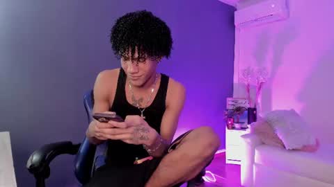 noahbull19 online show from July 2, 2:54 am