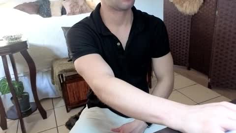 nobudget06 online show from February 26, 3:08 pm