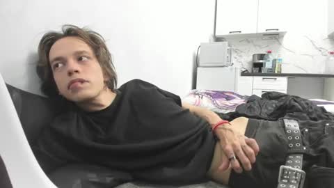 nolan_sagee online show from July 7, 7:34 am