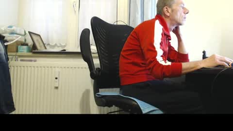 Normuc online show from April 5, 3:08 pm