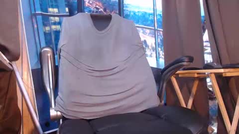 Snapshot of nudeinvegas1 chatting on October 18, 4:01 pm nudeinvegas1 online show from October 18, 4:01 pm