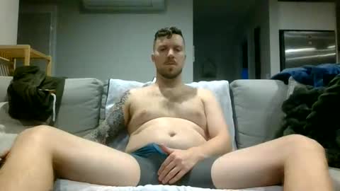 nzkiwiguy92 online show from May 7, 7:03 pm