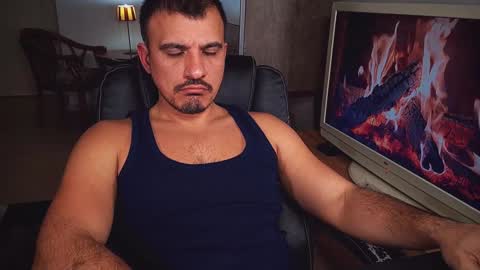 officeman7 online show from December 16, 5:43 pm