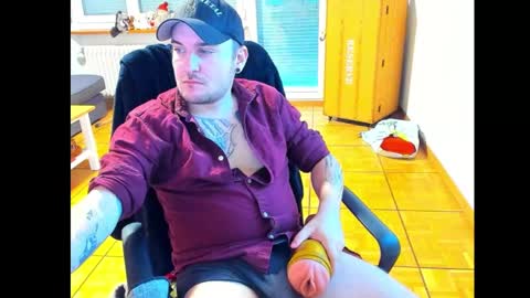 Chris online show from December 3, 7:41 am