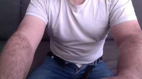 Snapshot of oldjeremy chatting on February 3, 10:47 am oldjeremy online show from February 3, 10:47 am