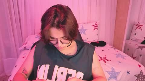 Snapshot of oliver_big19 chatting on September 24, 1:20 pm oliver_big19 online show from September 24, 1:20 pm