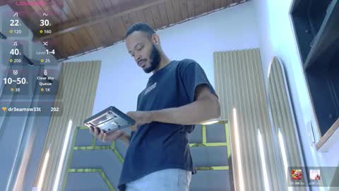 Oliver online show from March 22, 10:04 pm