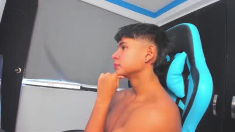 Oliver bray online show from October 29, 6:55 pm