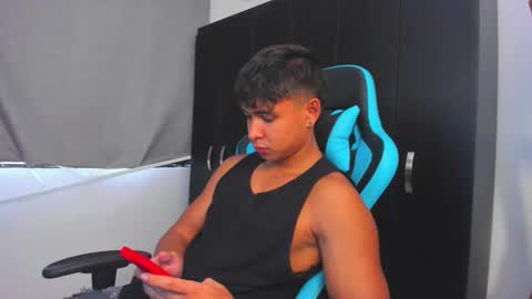 Oliver bray online show from November 21, 3:00 pm