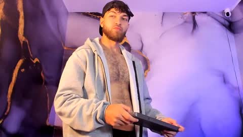 Oliver Dallas online show from April 2, 5:16 am