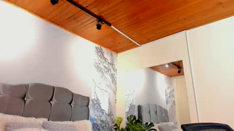 oliver mr  online show from January 6, 8:02 pm