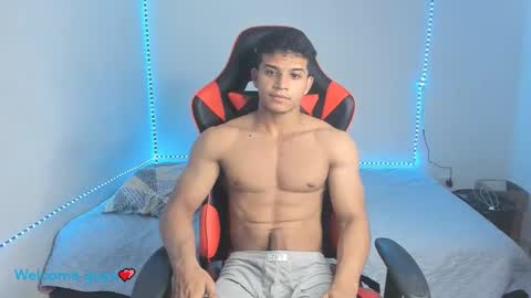 Snapshot of oliver_thompsson chatting on December 12, 11:58 pm oliver thompsson online show from December 12, 11:58 pm
