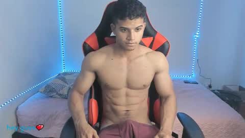 Snapshot of oliver_thompsson chatting on December 3, 12:05 pm oliver thompsson online show from December 3, 12:05 pm