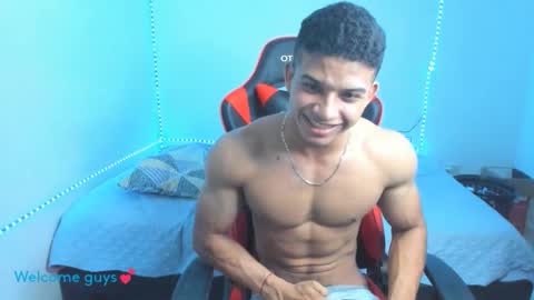 Snapshot of oliver_thompsson chatting on December 28, 1:08 am oliver thompsson online show from December 28, 1:08 am