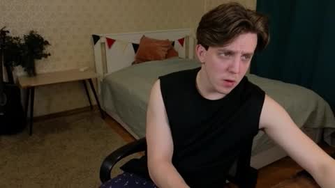 Oliver Evans online show from December 14, 4:19 am