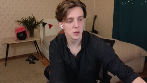 Oliver Evans online show from January 4, 12:37 am