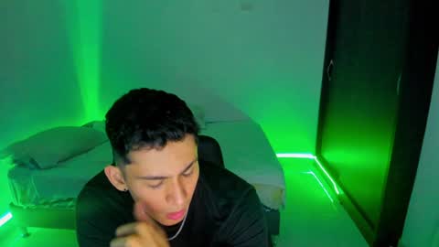 Oliver bennet online show from January 18, 11:55 pm