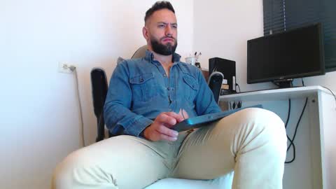 oliver online show from February 20, 3:58 pm