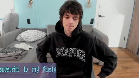 Snapshot of oliverrgroove chatting on January 16, 3:56 pm oliverrgroove online show from January 16, 3:56 pm