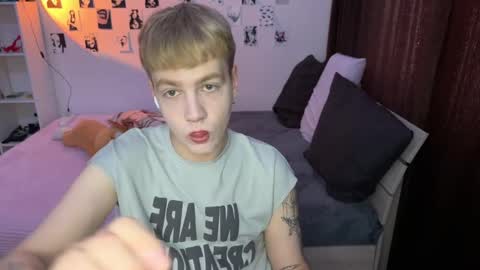 oliver online show from September 25, 9:41 am