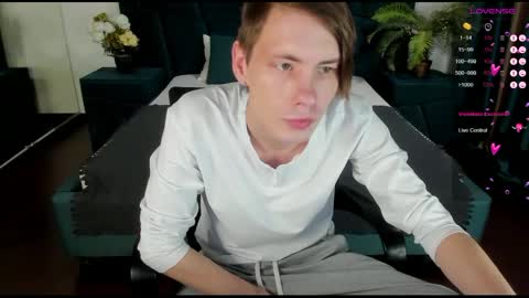 Erick  online show from February 18, 6:28 pm