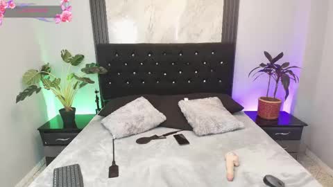 Josh -  Schedule 1400 - 2200 online show from November 4, 8:32 pm