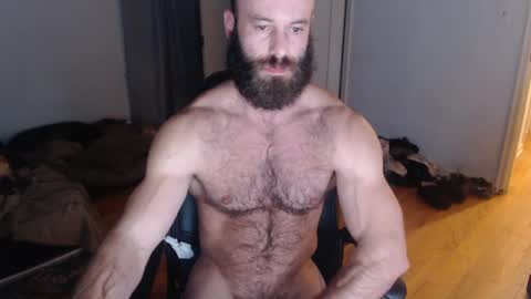 Snapshot of oregon87 chatting on December 24, 4:55 am The Oregon Lumberjack online show from December 24, 4:55 am