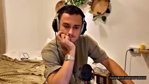 Fansly and Instagram -  online show from December 3, 12:11 pm