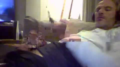 orwel09 online show from December 17, 8:32 pm