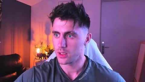 Oscar online show from October 3, 9:09 pm