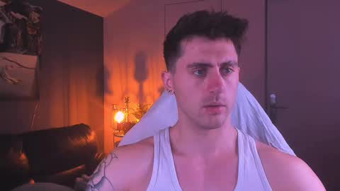 Oscar online show from October 11, 9:30 pm