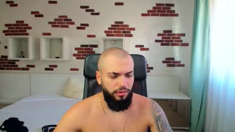 OscarWills online show from May 27, 5:15 am