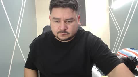 Snapshot of oso_gael chatting on January 19, 5:18 pm Bear Gael online show from January 19, 5:18 pm