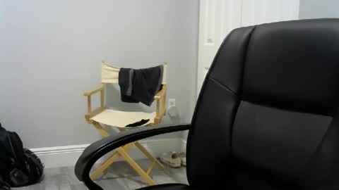 Ossi online show from February 2, 11:46 pm