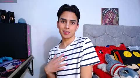 Owen  Independent model  online show from December 2, 6:27 am