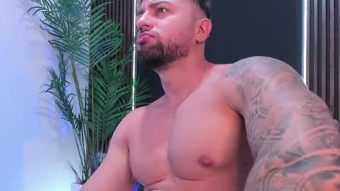 Maximus Owen online show from April 19, 12:43 am