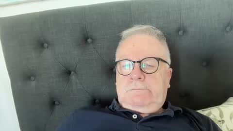 ozhairybearxxxx online show from March 29, 2:34 am